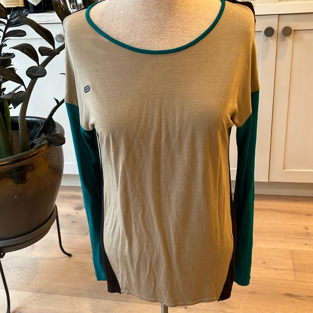 NWT Love Moschino black tan and teal oversize drop shoulder long sleeve tshirt